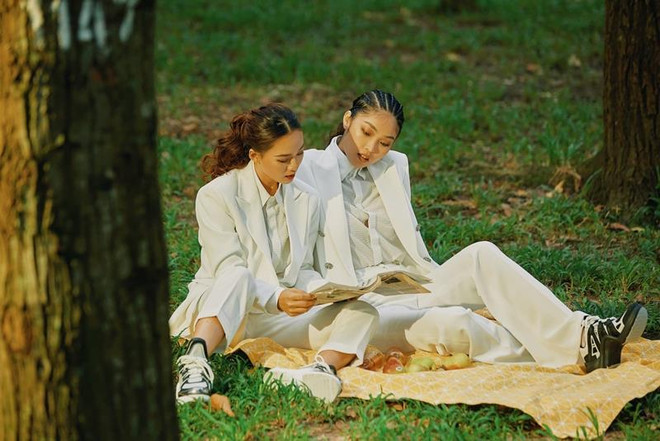 Ngày Hè rực rỡ với những bộ suit đậm chất nữ quyền ảnh 7