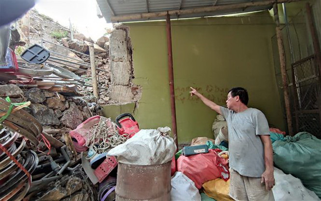 Hàng chục hộ dân ở Nghệ An thấp thỏm nỗi lo sạt lở đồi ảnh 2