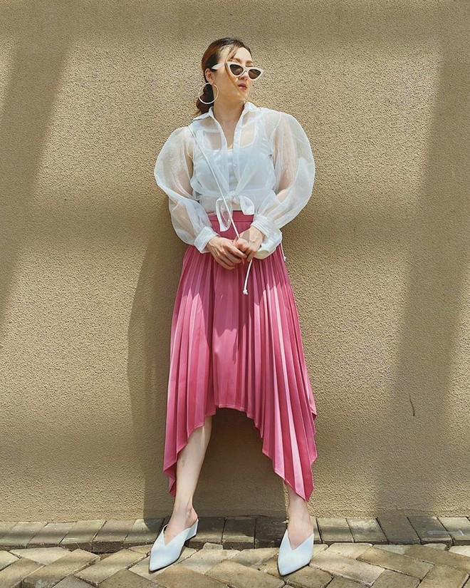 Dàn sao Việt "bung xòe" váy áo sau khi hết giãn cách xã hội ảnh 3