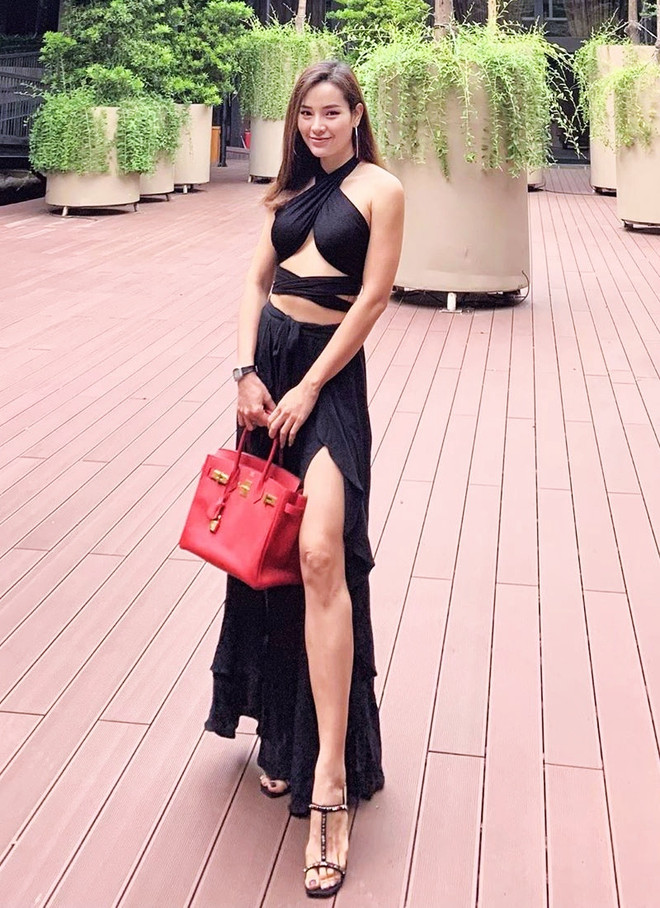 Dàn sao Việt "bung xòe" váy áo sau khi hết giãn cách xã hội ảnh 10