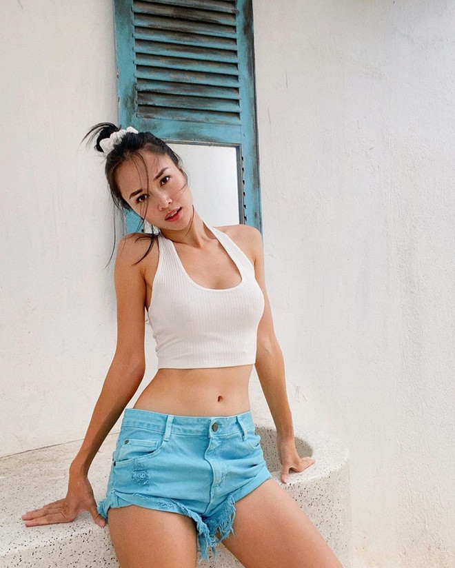 Dàn sao Việt "bung xòe" váy áo sau khi hết giãn cách xã hội ảnh 19