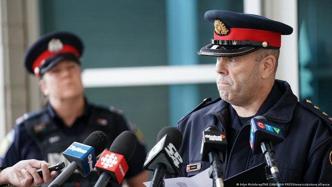 Ông Stephen Duivesteyn, Điều tra viên Cảnh sát khu vực Peel. (Nguồn: The Canadian Presss) Canada điều tra vụ trộm vàng có giá trị lớn tại sân bay Toronto ảnh 1