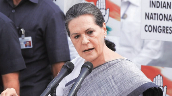 Bà Sonia Gandhi. (Nguồn: livemint.com) Ấn Độ: Đảng Quốc đại bầu bà Sonia Gandhi làm chủ tịch lâm thời ảnh 1