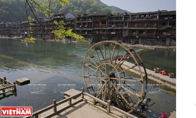 Phượng Hoàng: Cổ trấn mang ký ức thời gian nổi tiếng Trung Quốc ảnh 6