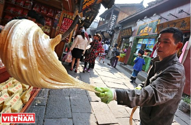 Phượng Hoàng: Cổ trấn mang ký ức thời gian nổi tiếng Trung Quốc ảnh 18