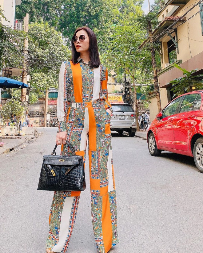 Áo len cổ lọ thống trị sàn diễn đường phố của sao Việt tuần qua ảnh 11