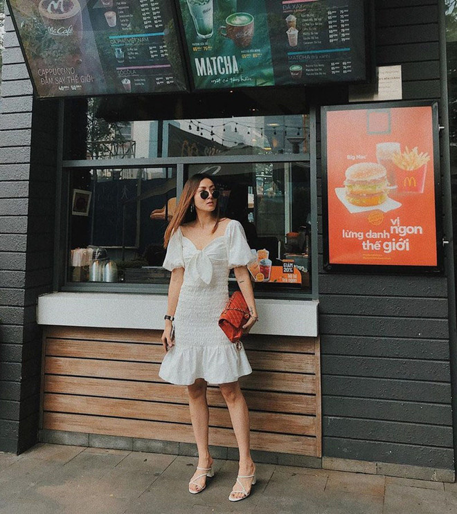 Áo len cổ lọ thống trị sàn diễn đường phố của sao Việt tuần qua ảnh 19