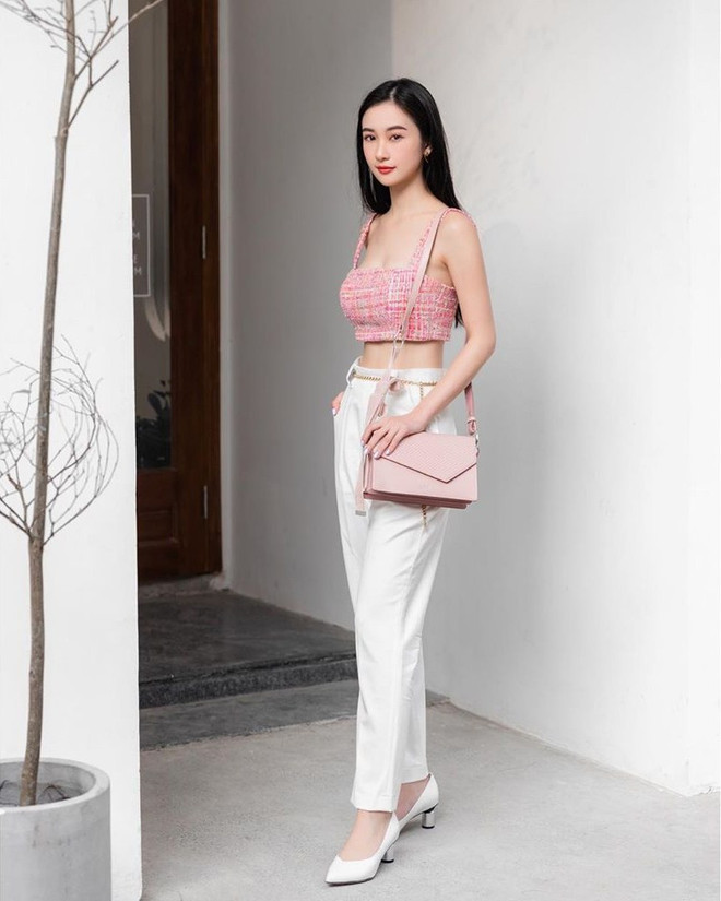 Áo len cổ lọ thống trị sàn diễn đường phố của sao Việt tuần qua ảnh 15