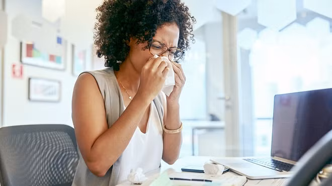 Giới văn phòng sau 20 năm bàn giấy: Giãn tĩnh mạch, bụng to, lưng gù? ảnh 9