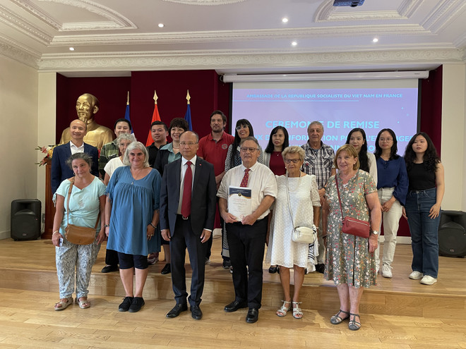 Trao giải thông tin đối ngoại Việt Nam cho nhà sử học Pháp Ruscio ảnh 2
