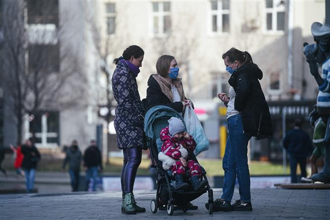 Nga cảnh báo trẻ em là nguồn lây nhiễm SARS-CoV-2 ở thủ đô Moskva ảnh 1