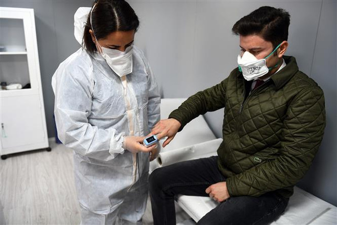 Malvinas có ca nhiễm đầu tiên, số tử vong tại Brazil, Thổ Nhĩ Kỳ tăng ảnh 2