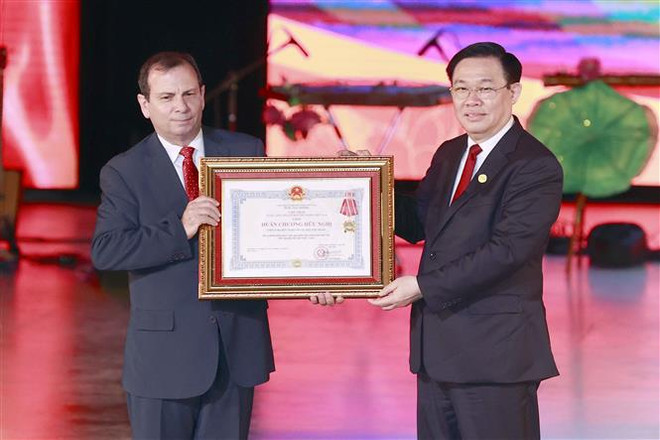 Nhân dân Việt Nam và Cuba đã luôn kề vai sát cánh bên nhau ảnh 1