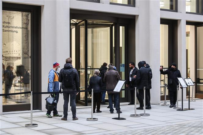 Các nước châu Âu tăng cường biện pháp ngăn chặn làn sóng dịch mới ảnh 1