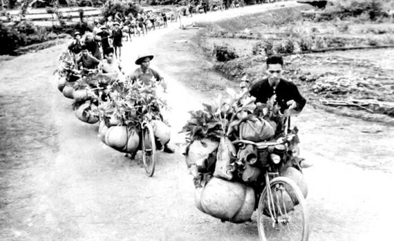 Chiến thắng Điện Biên Phủ: Khi xe đạp và... bàn thờ cùng vào trận địa ảnh 1