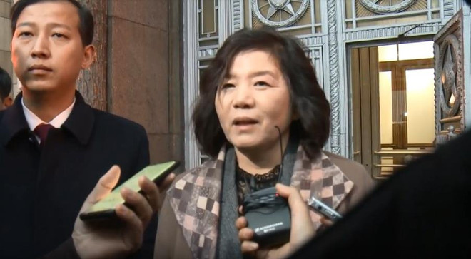Bà Choe son-hui phát biểu với báo chí tại Moskva ngày 20/11. (Nguồn: Yonhap) Nga và Triều Tiên tăng quan hệ song phương từ góc nhìn chiến lược ảnh 1