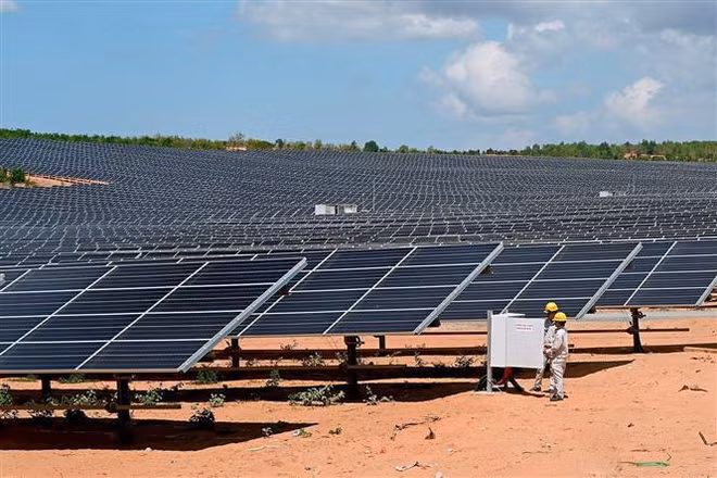 Khánh thành nhà máy điện mặt trời Phước Hữu-Điện lực 1 tại Ninh Thuận ảnh 1
