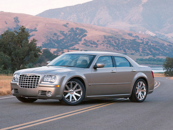 Chrysler 300S đời 2014 cải tiến về hình dáng và nội thất ảnh 1