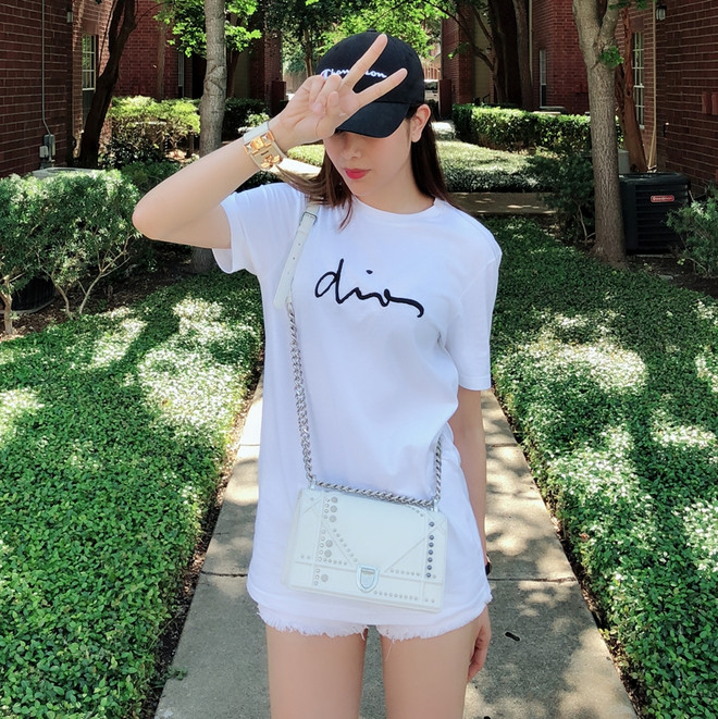 Street style “chất lừ” của dàn sao Việt những ngày nóng đỉnh điểm ảnh 17