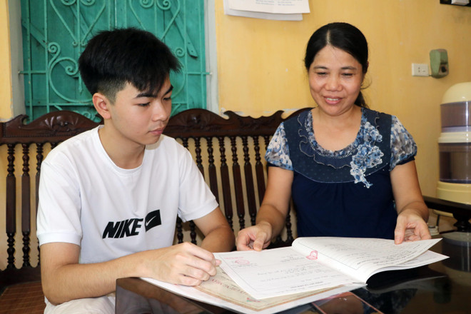 Gặp gỡ 2 gương mặt thủ khoa THPT tiêu biểu của đất học Nam Định ảnh 1