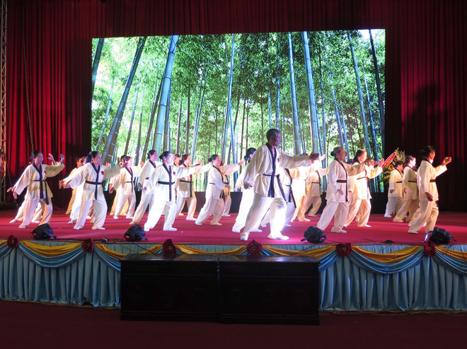 Bộ Y tế kêu gọi cộng đồng chung tay chăm sóc người cao tuổi ảnh 1