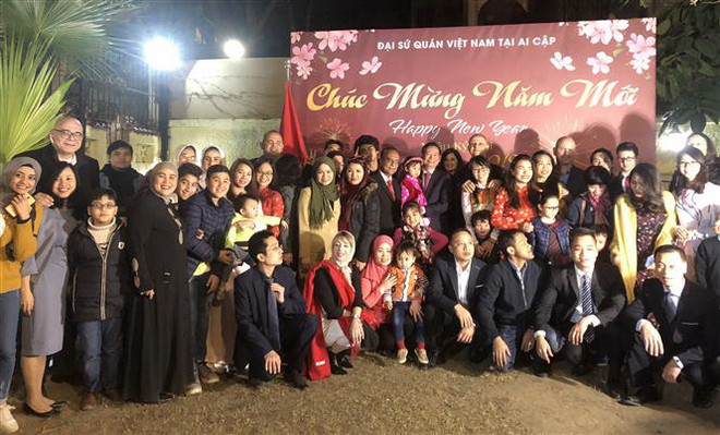 Đậm đà tình người và hương vị Tết quê nhà trên đất châu Phi ảnh 1