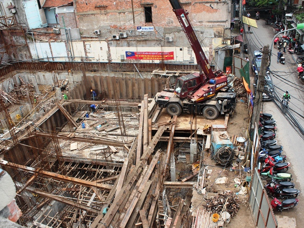 Nhiều hiện tượng lún nứt quanh dự án nhà khách thành phố Hà Nội ảnh 3