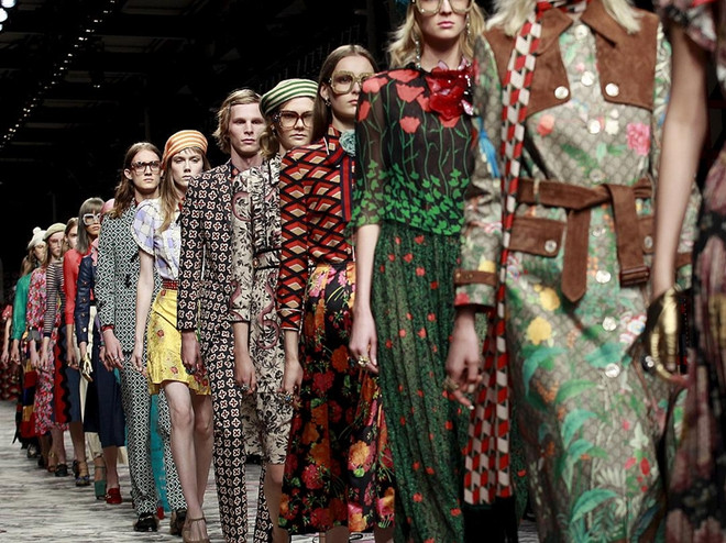 Đại dịch COVID-19 khiến các bữa tiệc thời trang bị hủy hoặc hoãn ảnh 2