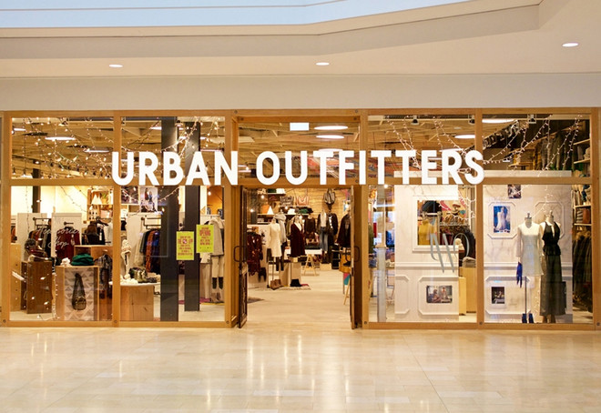 Đại dịch COVID-19 khiến các bữa tiệc thời trang bị hủy hoặc hoãn ảnh 11