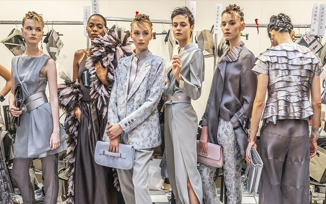 Đại dịch COVID-19 khiến các bữa tiệc thời trang bị hủy hoặc hoãn ảnh 6