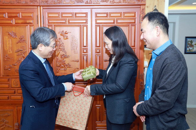 Đại sứ Việt Nam tại Hàn Quốc chúc tết cộng đồng nhân dịp Năm mới ảnh 1