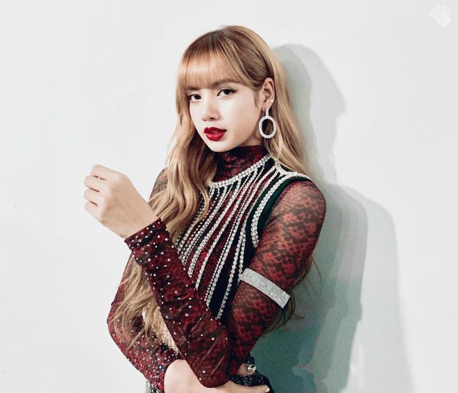 Công thức làm nên vẻ đẹp ngọt ngào như búp bê của Lisa nhóm BlackPink ảnh 3