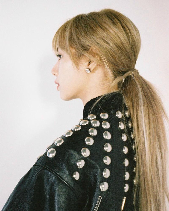 Công thức làm nên vẻ đẹp ngọt ngào như búp bê của Lisa nhóm BlackPink ảnh 4