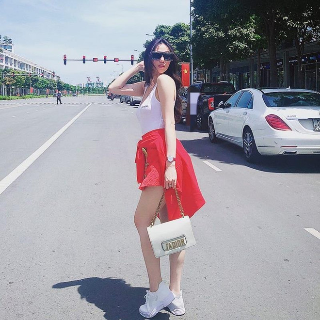 Stress style sang chảnh, sành điệu của Thanh Hằng và dàn sao Việt ảnh 21