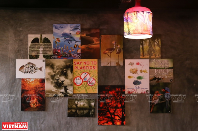 Quán càphê làm bằng vật liệu tái chế trong phố cổ Hà Nội ảnh 11