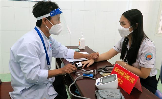 Phú Yên triển khai tiêm vaccine phòng COVID-19 cho trẻ từ 15-17 tuổi ảnh 2