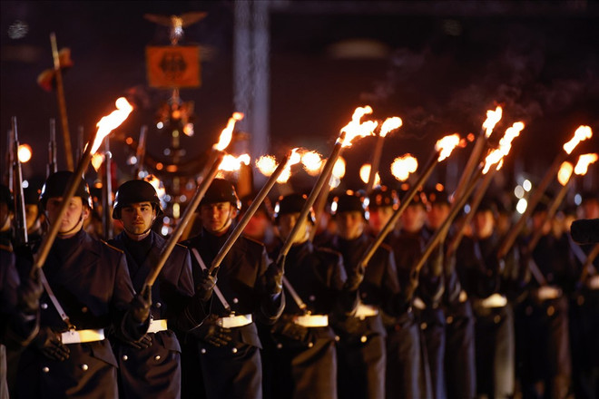 Quân đội Đức tổ chức đại quân nhạc tri ân Thủ tướng Angela Merkel ảnh 2
