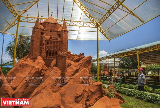 Chiêm ngưỡng vẻ đẹp nghệ thuật từ cát tại "thủ đô resort" Mũi Né ảnh 20