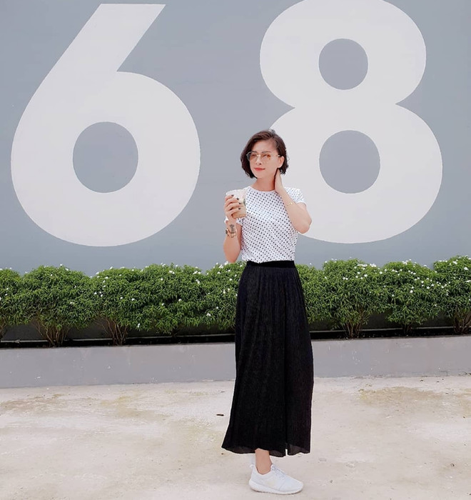 Hồ Ngọc Hà và loạt sao “ướp lạnh” ngày hè với trang phục gợi cảm ảnh 16