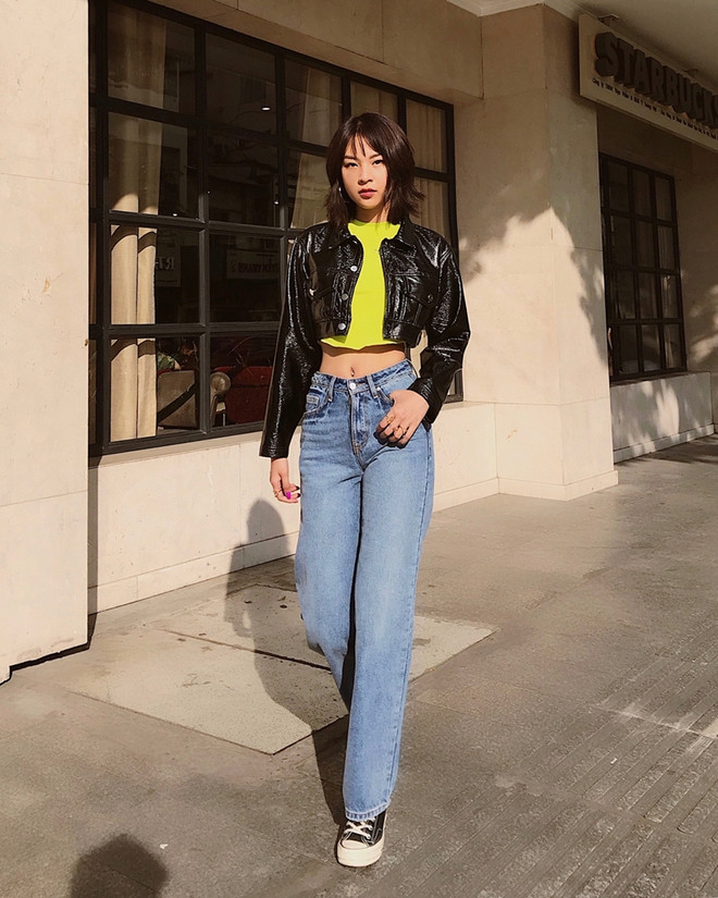 Hồ Ngọc Hà và loạt sao “ướp lạnh” ngày hè với trang phục gợi cảm ảnh 15