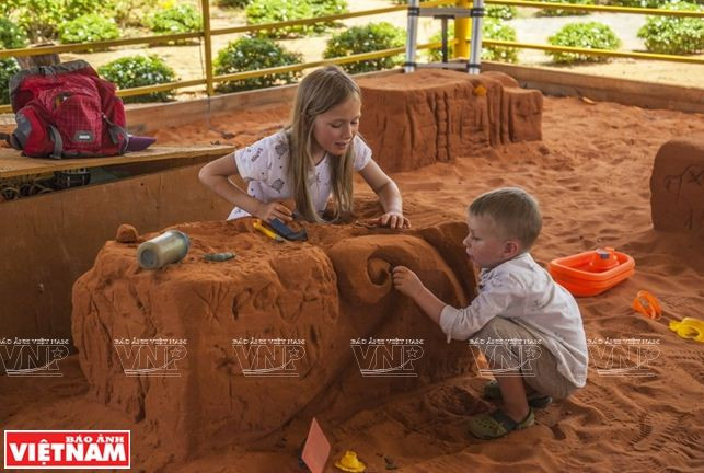 Chiêm ngưỡng vẻ đẹp nghệ thuật từ cát tại "thủ đô resort" Mũi Né ảnh 8