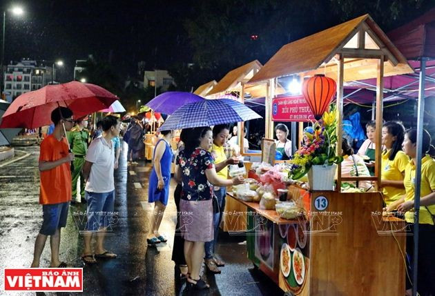 Phố đi bộ Trịnh Công Sơn - sức hút của văn hóa lãng mạn ảnh 11