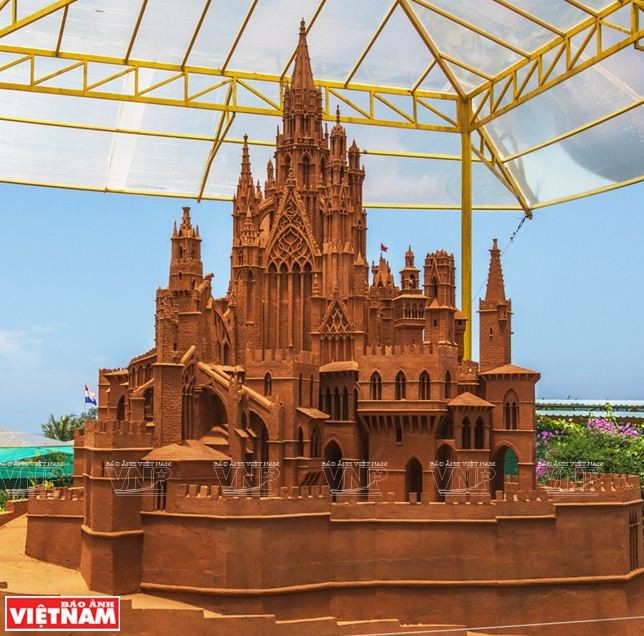 Chiêm ngưỡng vẻ đẹp nghệ thuật từ cát tại "thủ đô resort" Mũi Né ảnh 16