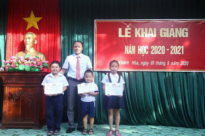 Gần 23 triệu học sinh trên cả nước khai giảng năm học mới 2020-2021 ảnh 1