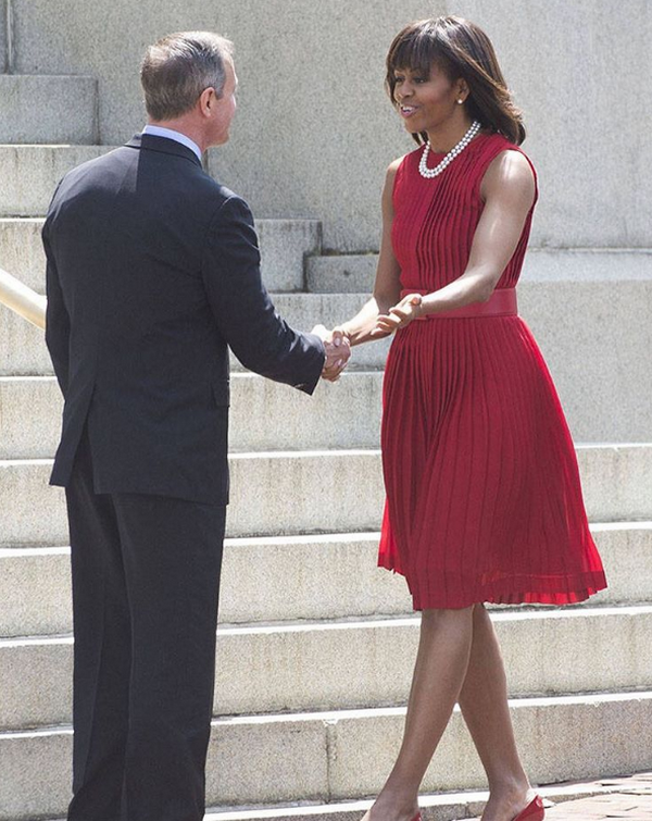 Phong cách "biết nói" của Đệ nhất phu nhân Mỹ Michelle Obama ảnh 4