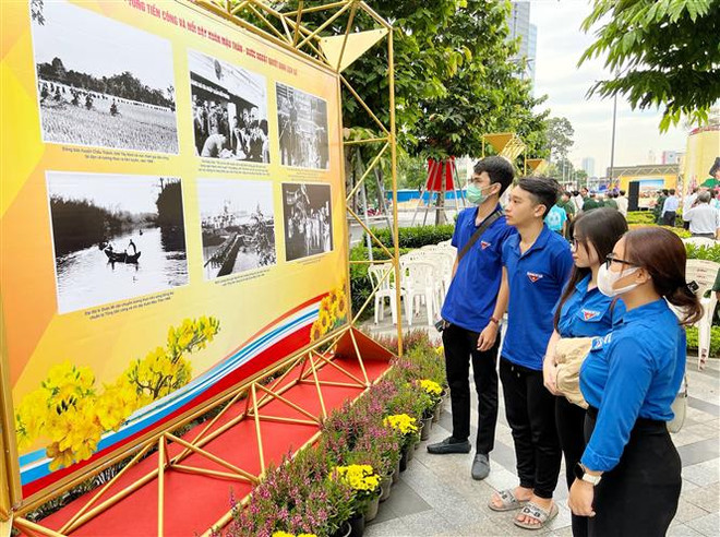 Triển lãm ảnh về cuộc tổng tiến công và nổi dậy Xuân Mậu Thân 1968 ảnh 2