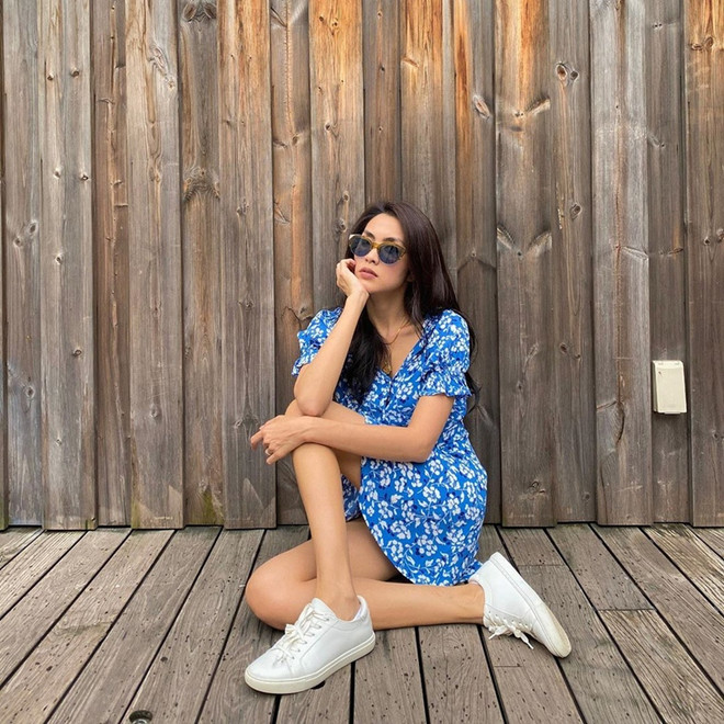 Street style khoe dáng nuột nà và ăn gian tuổi của mỹ nhân Việt ảnh 1