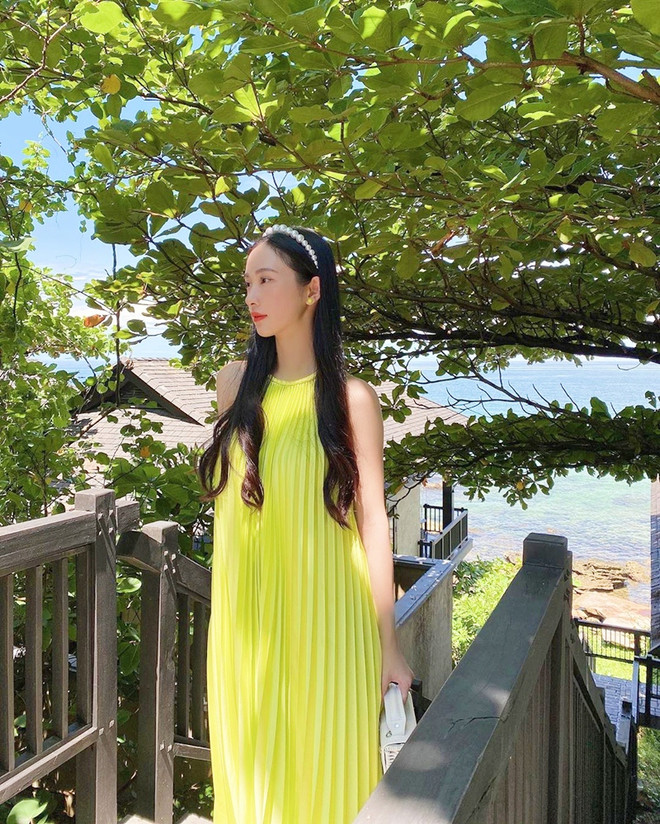 Street style khoe dáng nuột nà và ăn gian tuổi của mỹ nhân Việt ảnh 6