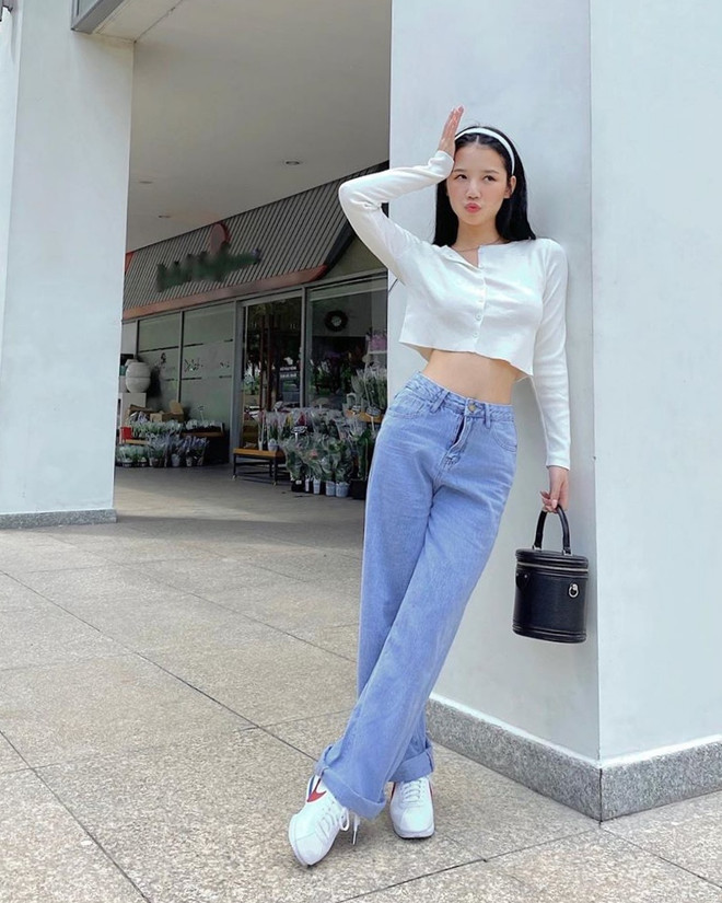 Street style khoe dáng nuột nà và ăn gian tuổi của mỹ nhân Việt ảnh 7