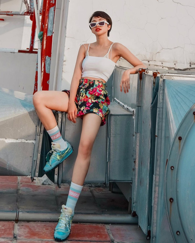 Street style khoe dáng nuột nà và ăn gian tuổi của mỹ nhân Việt ảnh 14